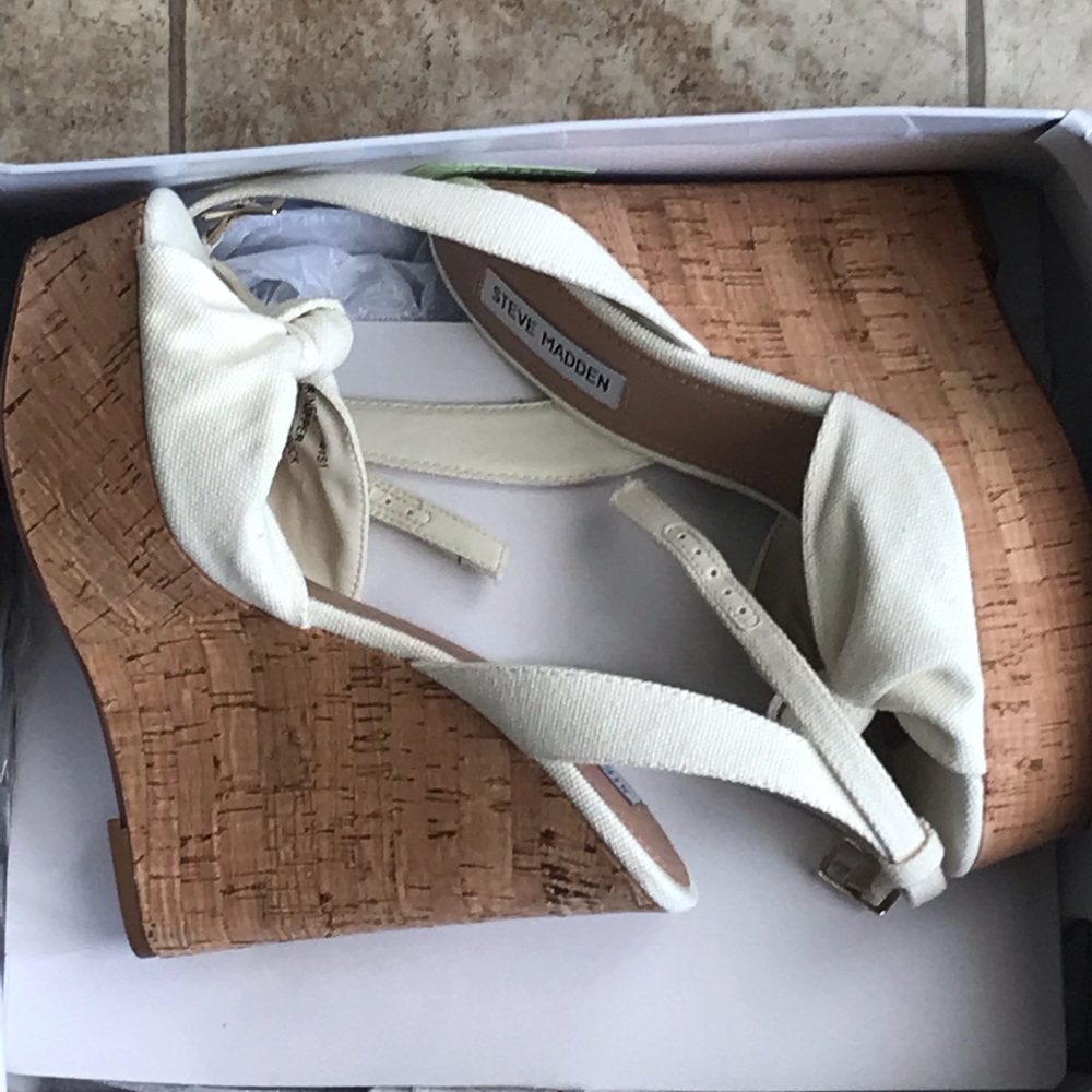 BRAND NEW Steve Madden Wedges